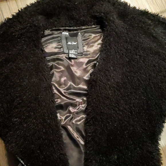 Vintage Style Aztec Black and Grey Vest - Picture 4 of 5